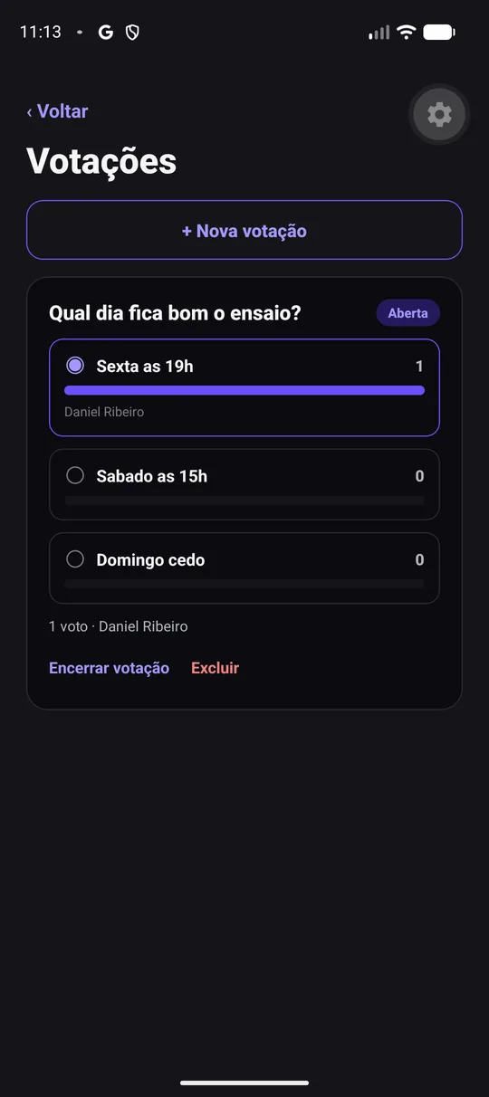 Tela de votações: a pergunta “Qual dia fica bom o ensaio?” com três opções e um voto registrado